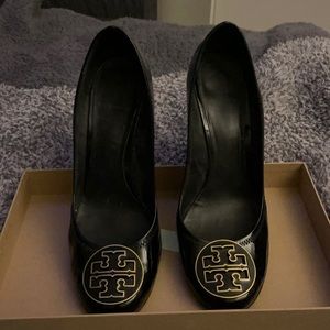 TORY BURCH wedges